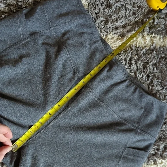 Athletic Works High Rise Gray Cropped Capri Leggings Phone Pocket Size Large - Picture 5 of 8